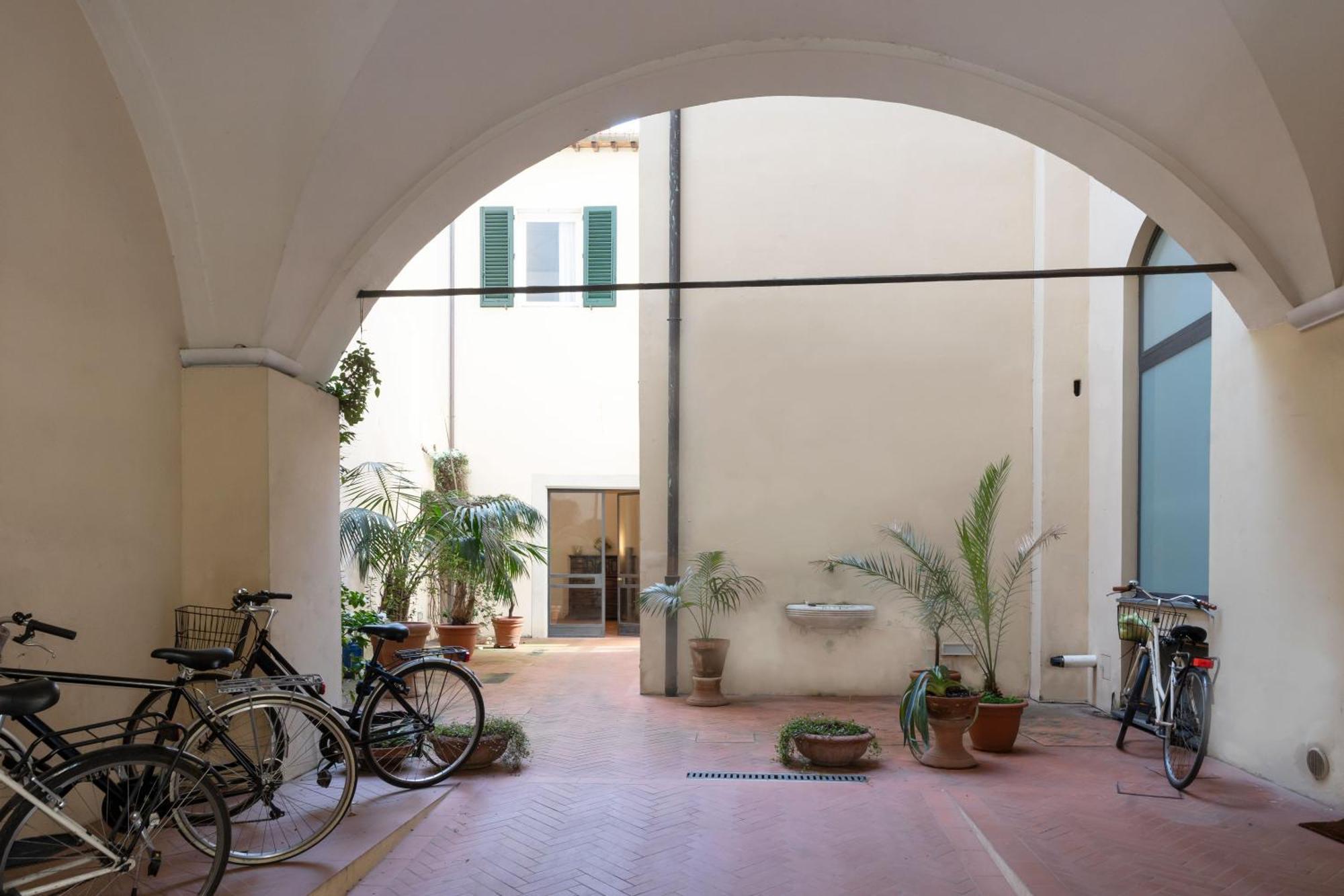 Characteristic Apartment In The Center Of Florence Exterior photo